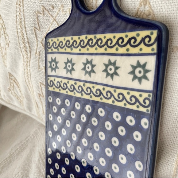 Boleslawiec Polish Pottery Ceramic Cheese / Cutting Board - Picture 3 of 7